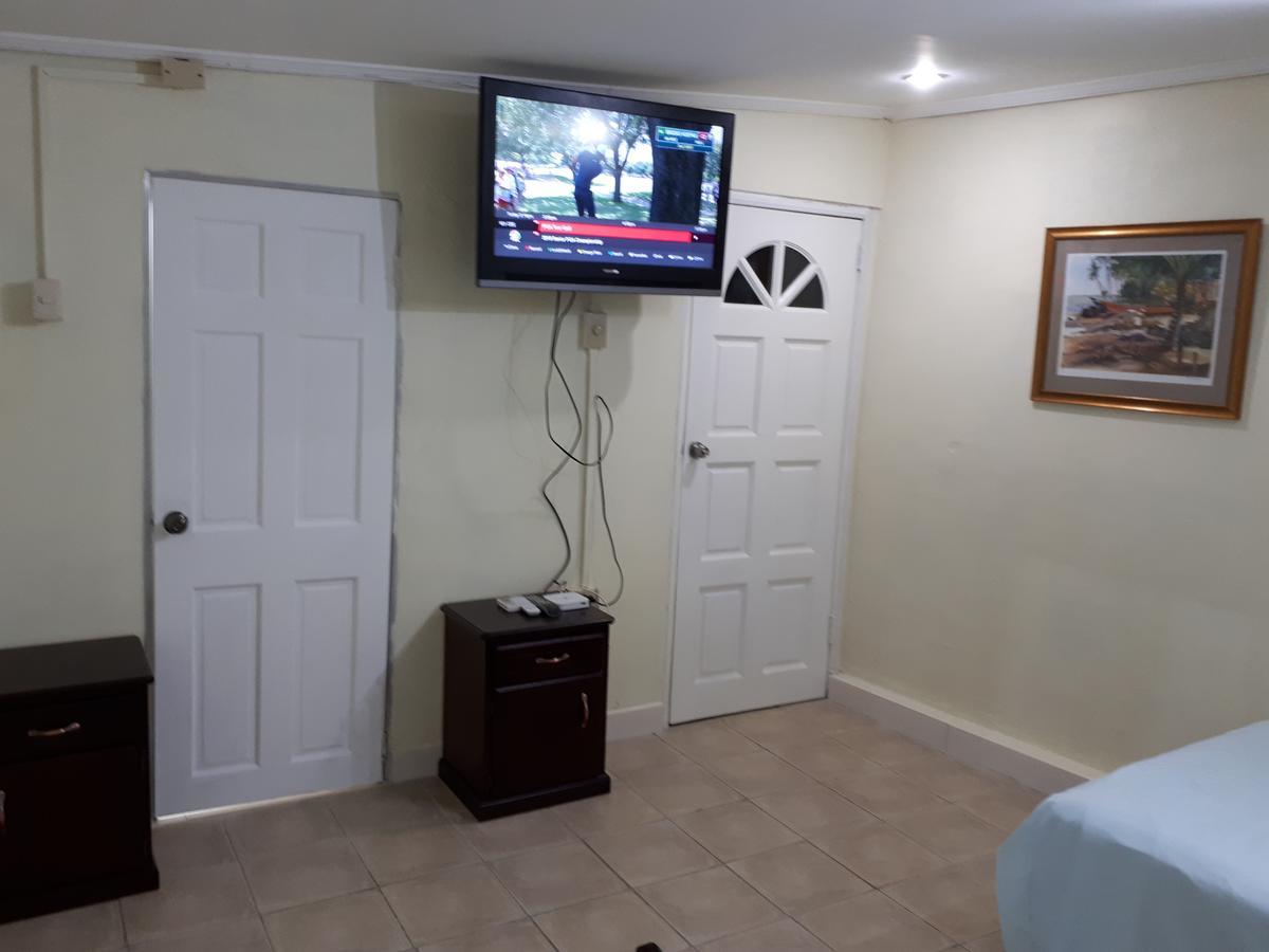 Bed and Breakfast Woodbrook On The Avenue Port of Spain Экстерьер фото