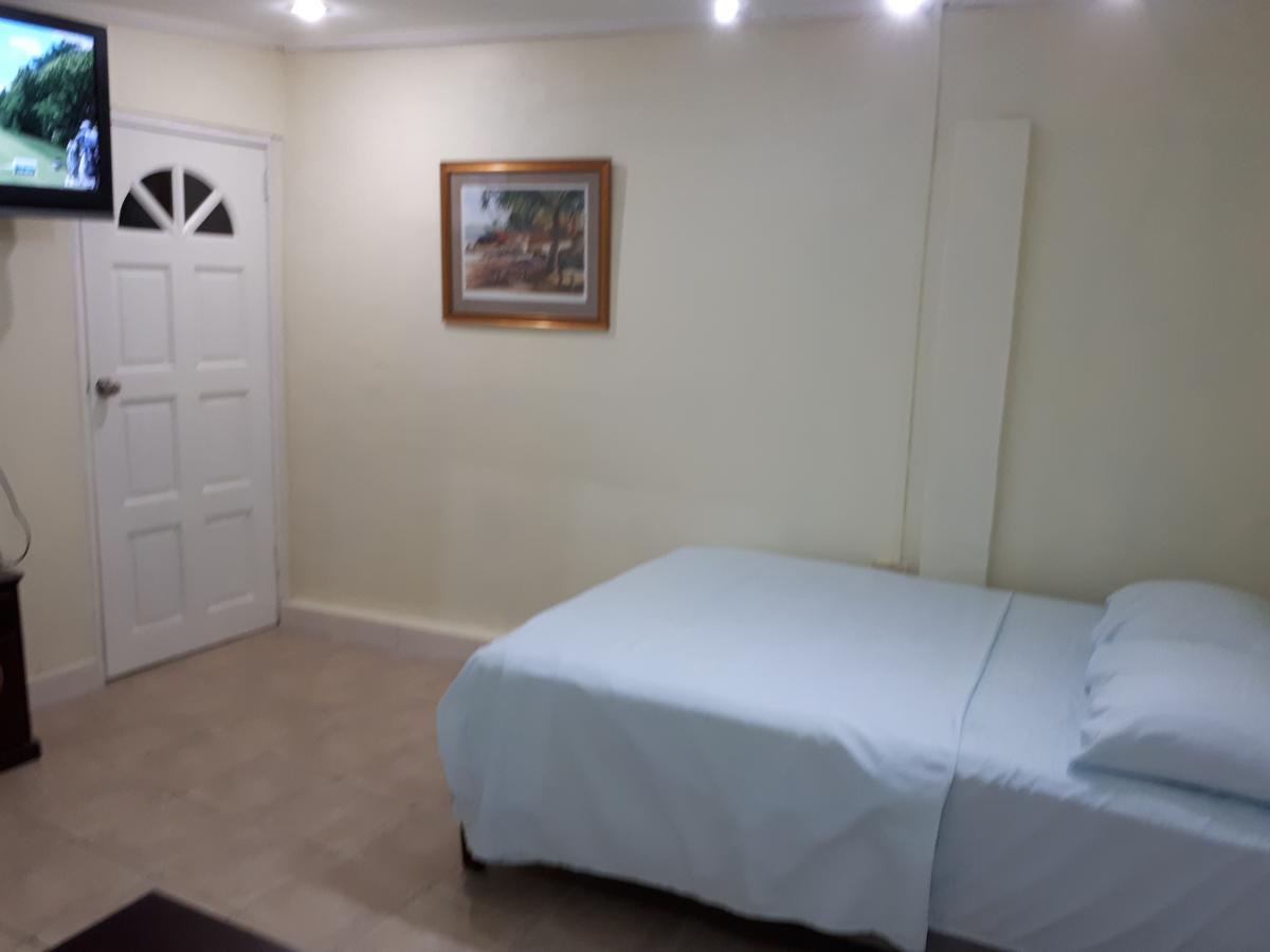 Bed and Breakfast Woodbrook On The Avenue Port of Spain Экстерьер фото