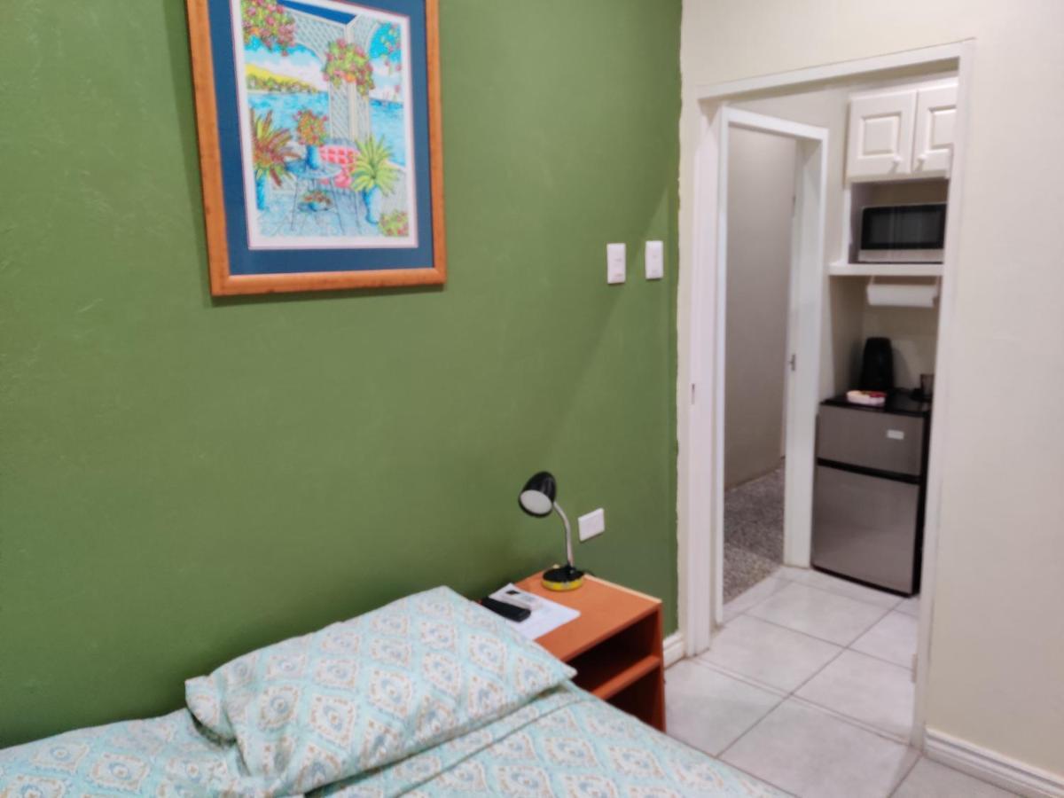 Bed and Breakfast Woodbrook On The Avenue Port of Spain Экстерьер фото